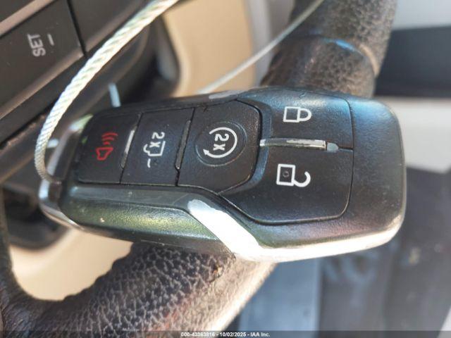 Ford F-150 Lariat Image 12