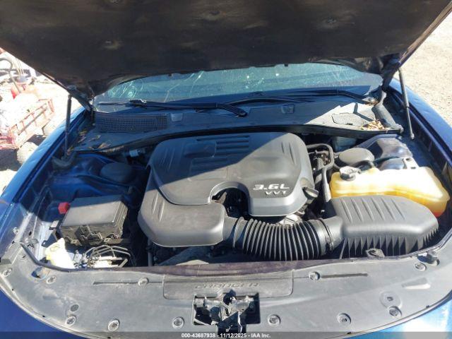 Dodge Charger Se Image 6