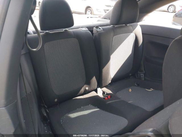 Volkswagen Beetle Image 10