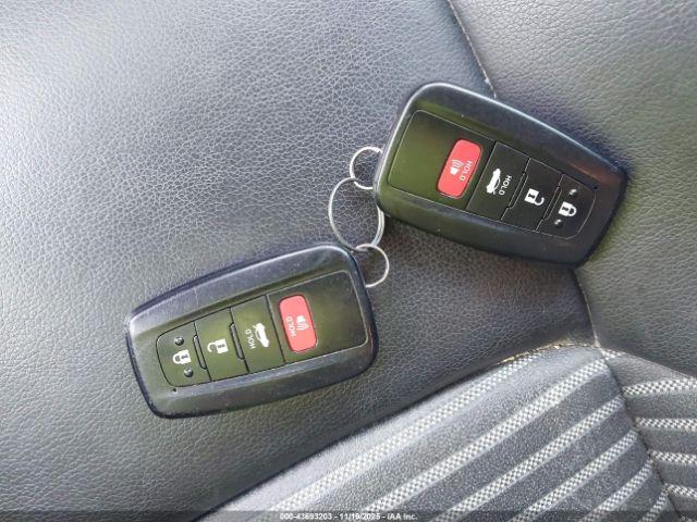 Toyota Corolla Xse Image 15