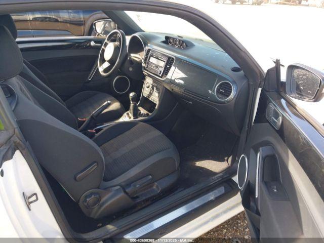 Volkswagen Beetle 2.0t Image 16