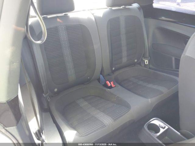 Volkswagen Beetle 2.0t Image 3