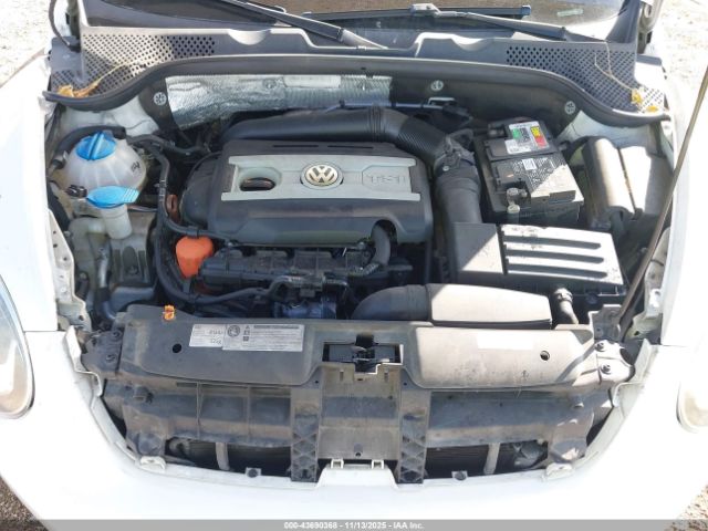 Volkswagen Beetle 2.0t Image 2