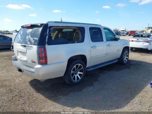 GMC Yukon Denali Image 2