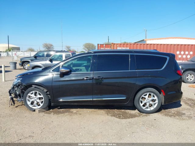 Chrysler Pacifica Limited Image 15