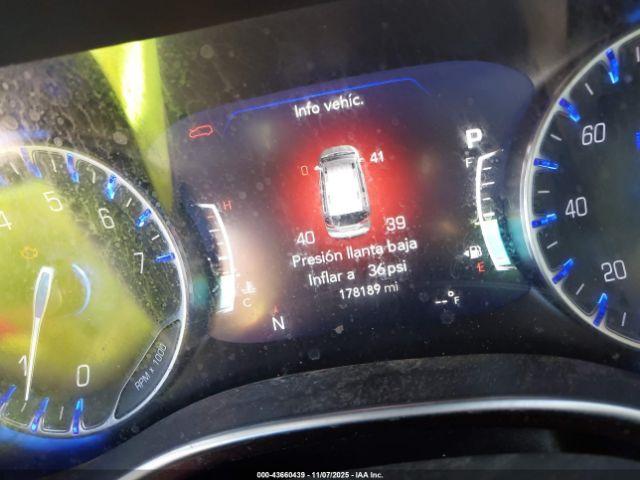 Chrysler Pacifica Limited Image 18