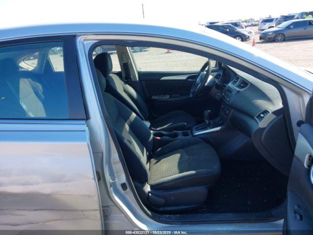 Nissan Sentra S Image 4