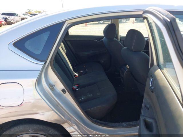 Nissan Sentra S Image 7