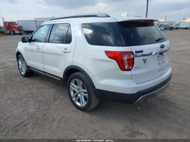 Ford Explorer Xlt Image 2