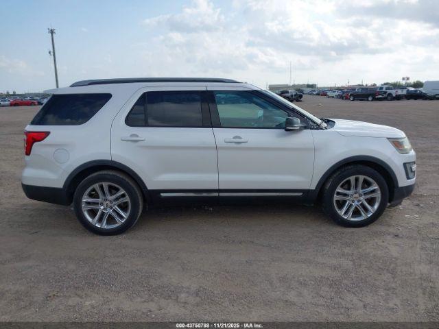 Ford Explorer Xlt Image 6