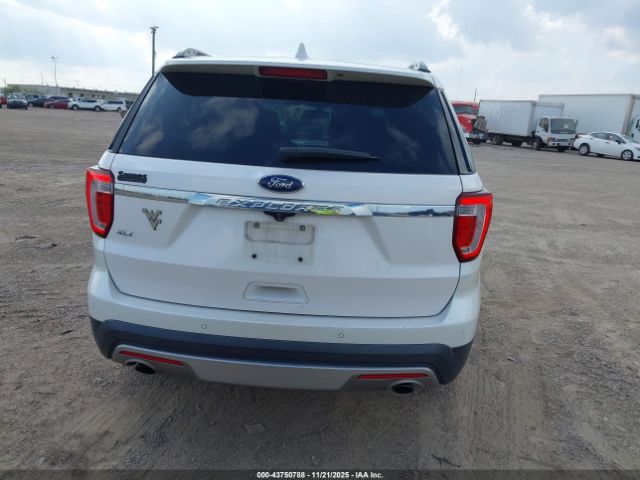 Ford Explorer Xlt Image 14