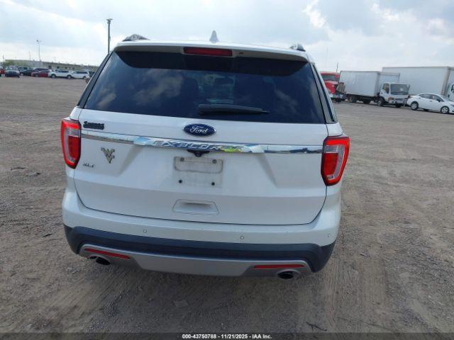 Ford Explorer Xlt Image 14