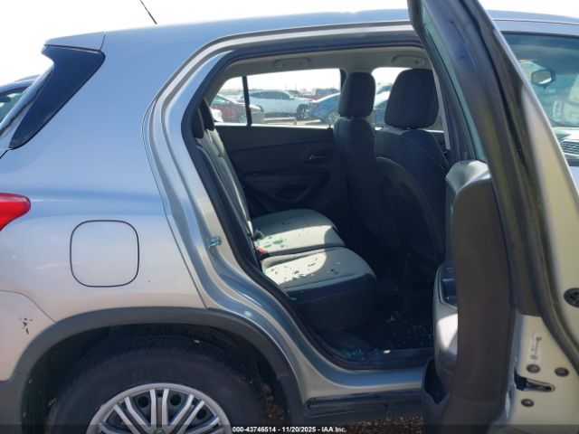 Chevrolet Trax 1ls Image 3