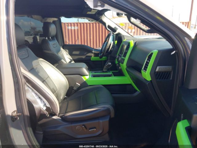 Ford F-150 Raptor Image 8