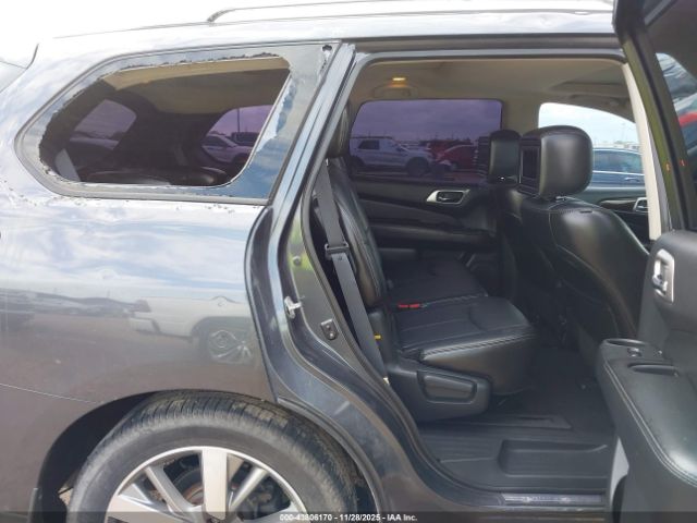 Nissan Pathfinder Platinum Image 8