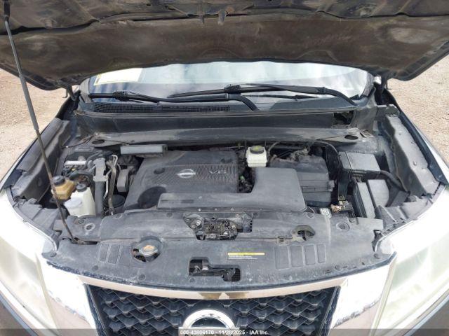 Nissan Pathfinder Platinum Image 6
