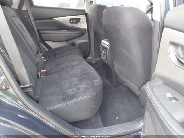 Nissan Murano S Image 10