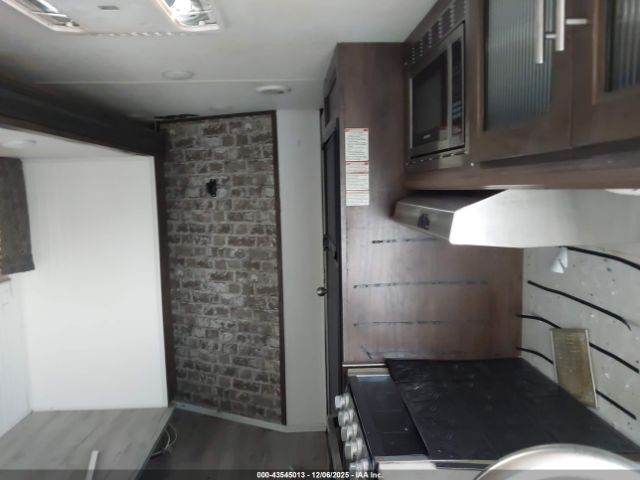 Forest River River Cherokee Image 6