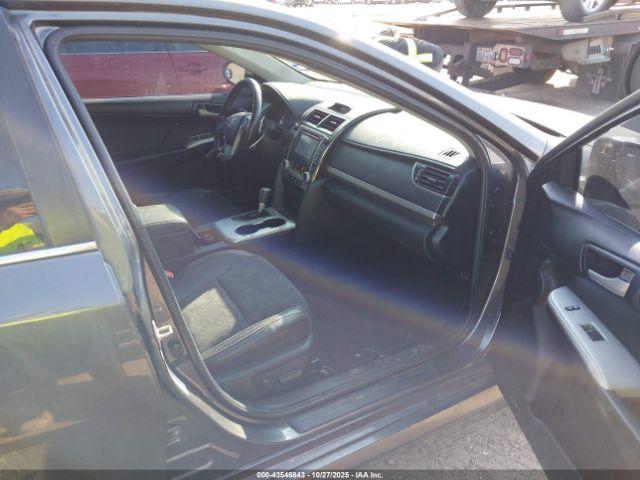 Toyota Camry Se Image 7