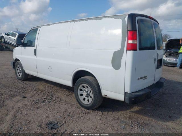 Chevrolet Express Work Van Image 3