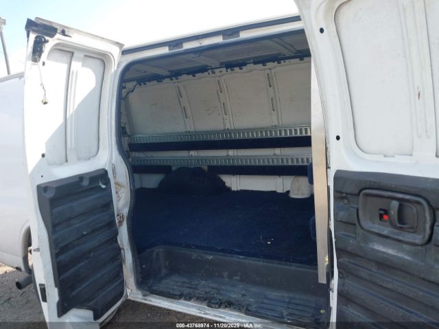 Chevrolet Express Work Van Image 8