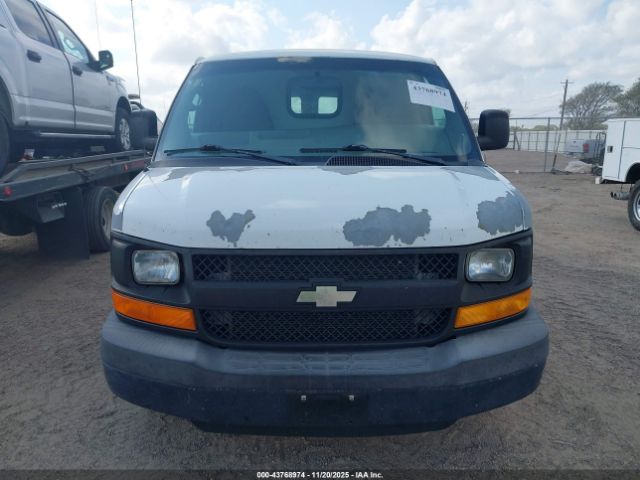 Chevrolet Express Work Van Image 10