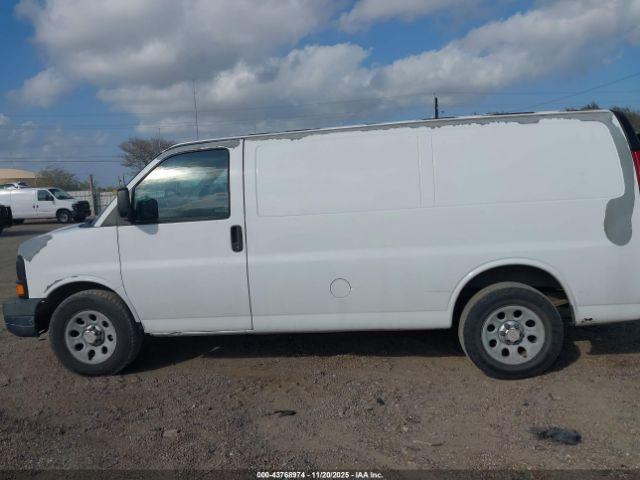 Chevrolet Express Work Van Image 14