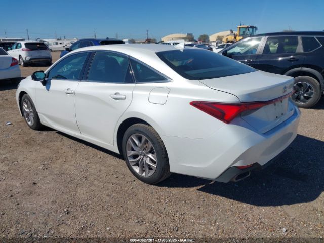 Toyota Avalon Xle Image 4