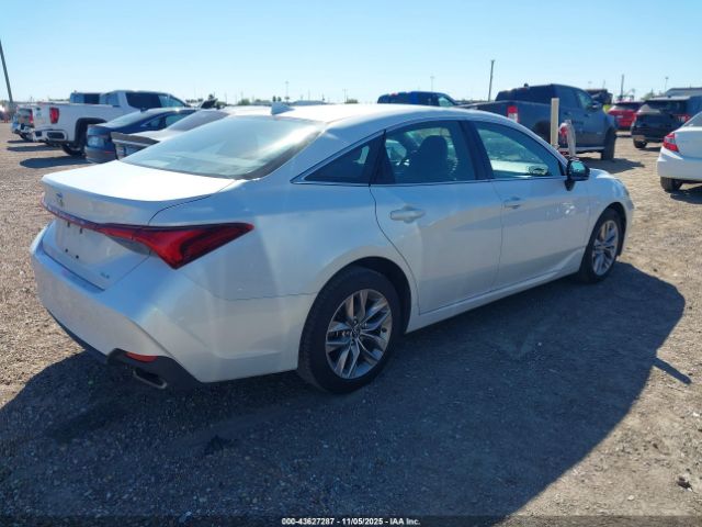 Toyota Avalon Xle Image 8