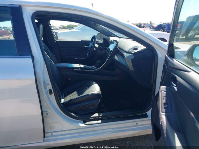 Toyota Avalon Xle Image 2