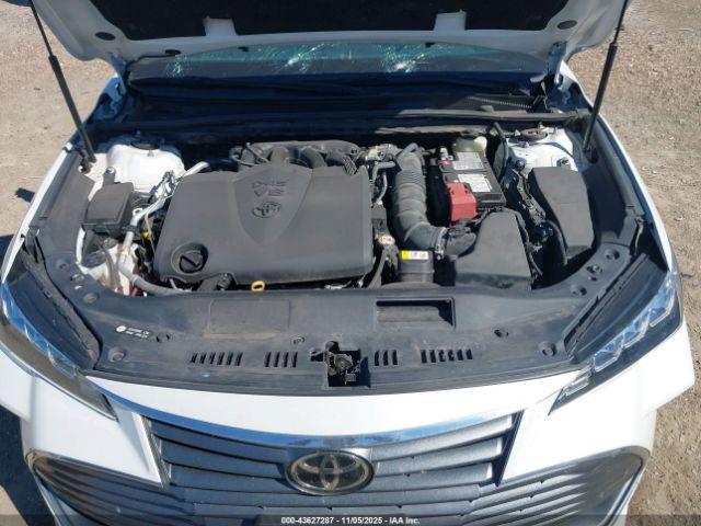 Toyota Avalon Xle Image 7