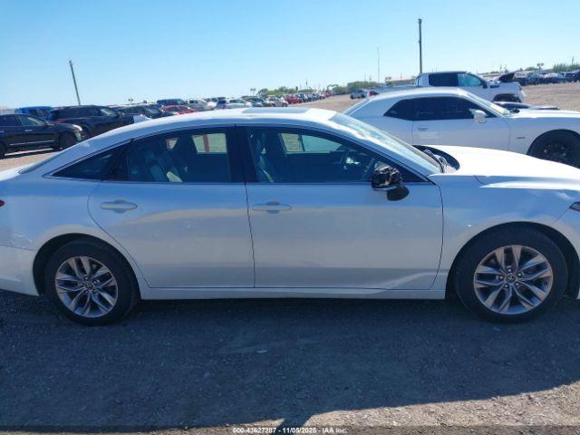 Toyota Avalon Xle Image 11