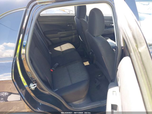 Mitsubishi Outlander Image 2