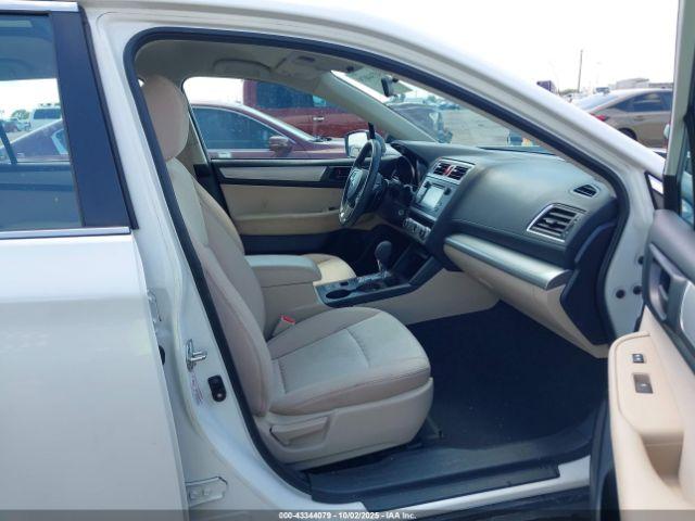 Subaru Outback 2.5i Image 5