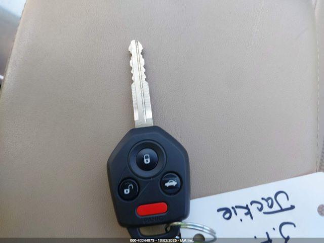 Subaru Outback 2.5i Image 6