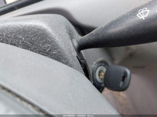 Toyota Corolla Ce Image 3