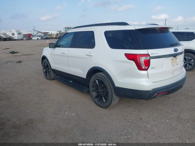 Ford Explorer Xlt Image 4