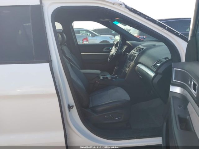 Ford Explorer Xlt Image 10