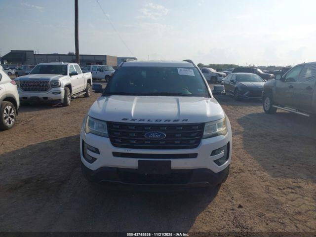 Ford Explorer Xlt Image 12