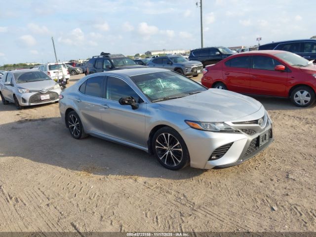 Toyota Camry Se Image 1