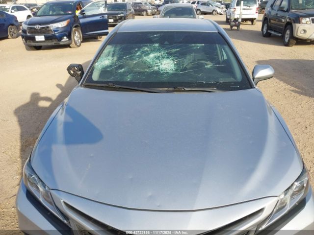 Toyota Camry Se Image 17