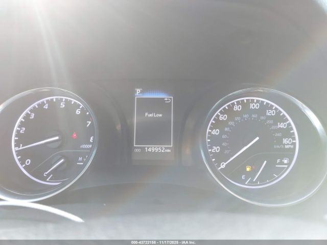 Toyota Camry Se Image 11