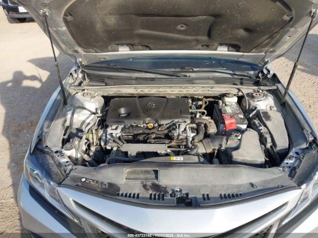 Toyota Camry Se Image 3