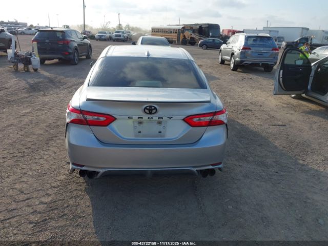 Toyota Camry Se Image 12