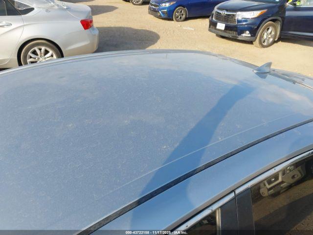 Toyota Camry Se Image 10