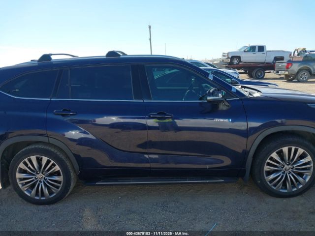 Toyota Highlander Hybrid Platinum Image 9