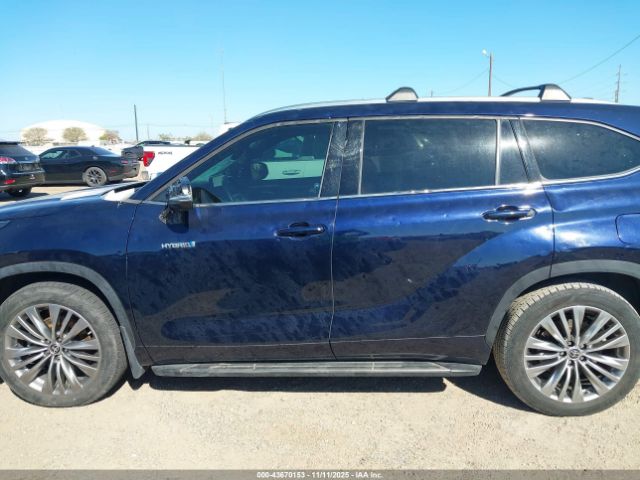 Toyota Highlander Hybrid Platinum Image 8