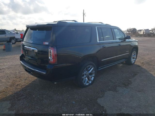 GMC Yukon Denali Image 6