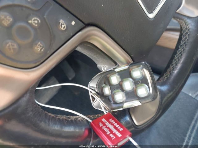 GMC Yukon Denali Image 7