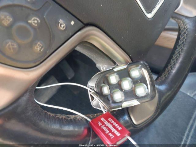 GMC Yukon Denali Image 7